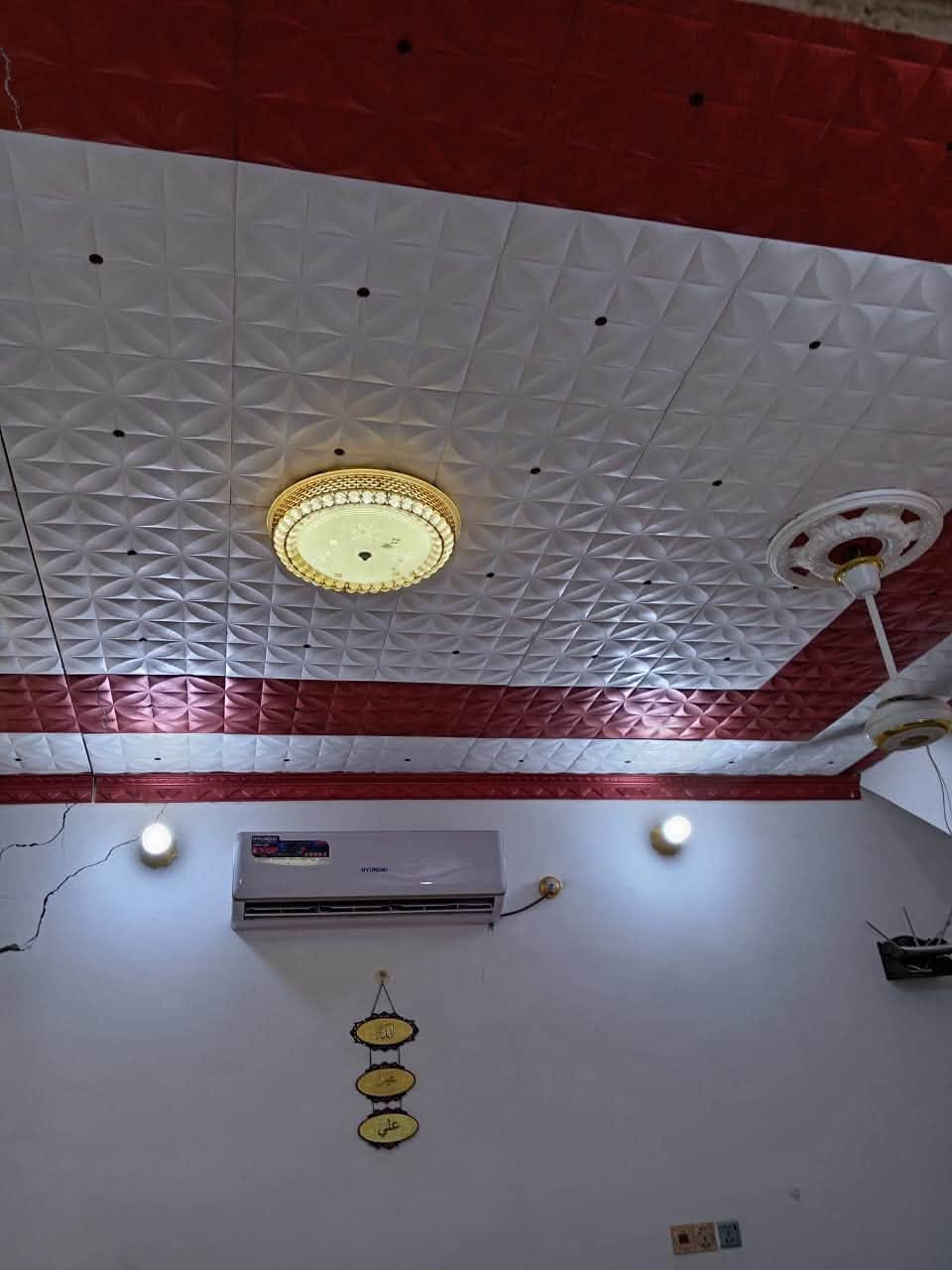 بيت للبيع 
 المساحه /250 متر 
نوع العقار /زراعي /بيه وصل طابو 
 المحتويات /عرفتين +صاله +مطبخ صحيات خارجيه وصحيات داخليه البيت بي نقص استقبال
 المكان /الصخين -شارع علي الاكبر يبعد عن شارع السايدين  150متر
خدمات متوفره  (كهرباء +ماء بدون ماطور +كابينه المولده ب الباب )
 بناء بلوك سنه 2022+ سقف عكاده+السعر مناسب للتواصل ***********
