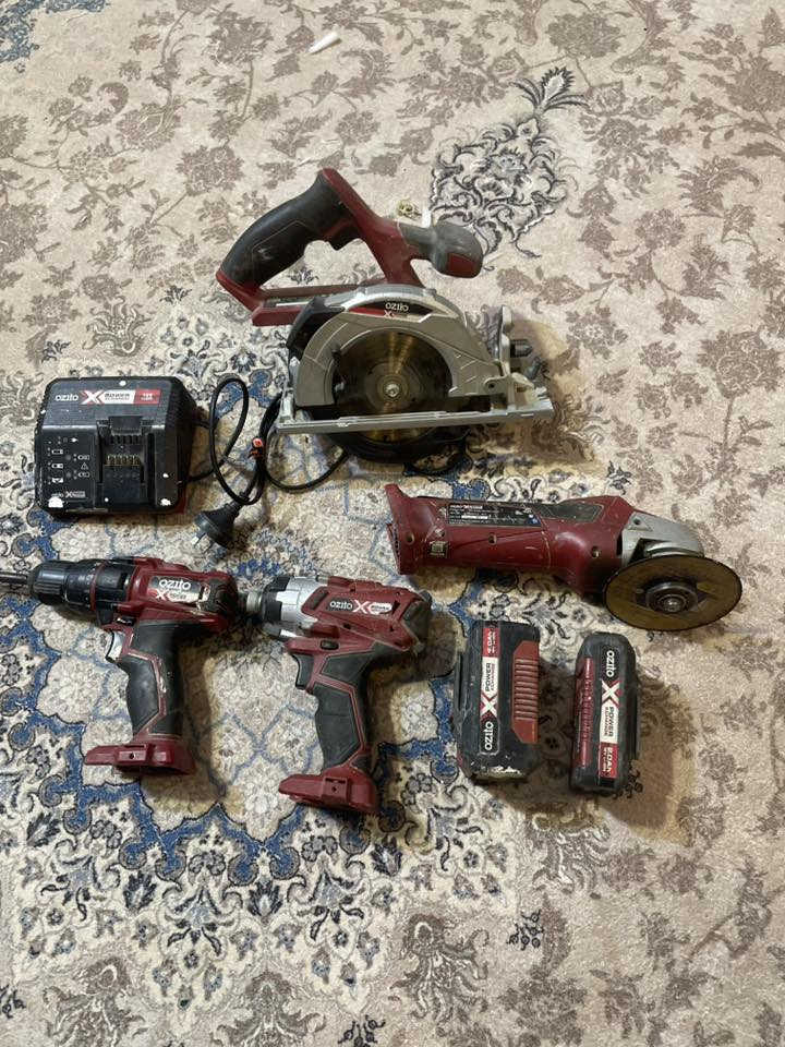 تخم كامل شغال شرط الفحص مستعمل من شركه ozito سعره 100 ألف للأستفسار ***********
