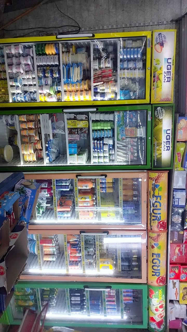 اسواق للبيع يحتوي علا 3 محلات
1-يحتوي 9عوارض عموديه+ عارضه ثلاثيه مال. شركه بغداد + عارضة ثنائيه مال شركه ككولا 
المجموع 11عارضه 
2- ويحتوي 5 عوارض بطحيه وحده مال شركه موطه
3- سستم كاميرات مع بلازمه
4-عارضه كللنس 
5-عارضه اندومي+جكليت
اسواق جاهز  مسواگ كامل مجهز ابو الفرن قريب عليك مقابل المصرف الگياره مجاور عيادة النقاء موقعه كلش حلو واجهيته 8امتار  اسواق فلس مدينه الصدر قطاع 62 سبب البيعه دوام والتزام 
موجود خاص  واتساب ***********
 رصيد فقط ***********
