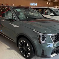سورنتو ٦سلندر بانوراما ويل 20 وداتا شو و4 كاميرات تكون ٧ مقاعد مخمل وك...