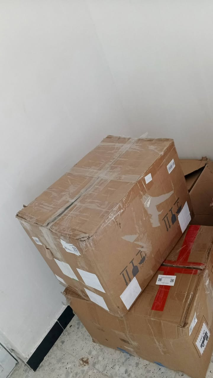 السلام عليكم
عندي كراتين امزون مكس
4كراتين الكتروني وملابس 
للبيع
مكاني بغداد
***********
