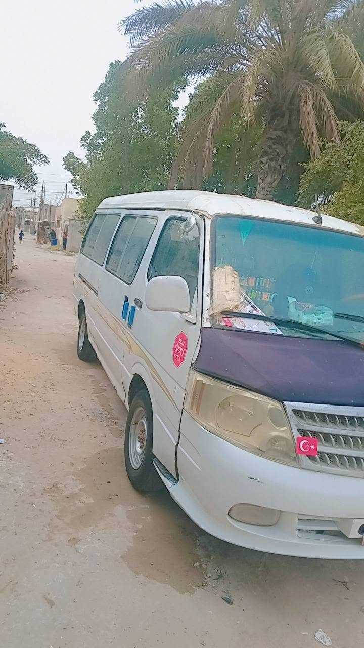 سلام عليكم فاتون لبيع  موديل تسعة سيارة حلوة ونضيفة لا بيهة خياس ولا شي  بيهة خيط بخار تايرات نص عمر صدر نص عمر  كير اكسل   لا بيهن تنقيص ولا شي   داخلهة حلو عضماهة حلوة   ***********
