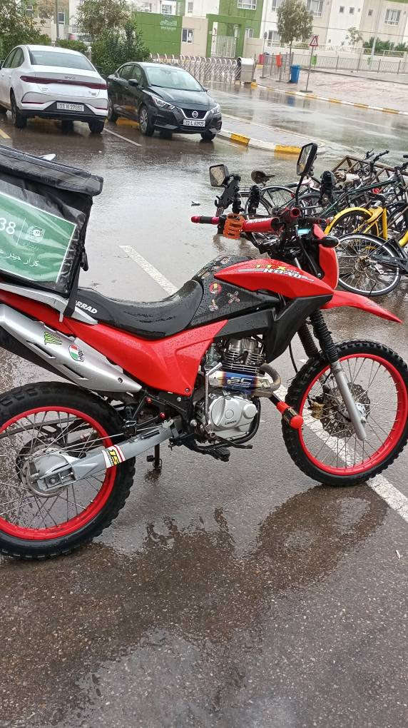 السلام عليكم.
لانسون قفاز مكينة 150cc
الدارجه ممشاها قليل كفاله عامه من تاير ل تاير مرقمه رقم اربيل بأسمي مكينه خير من الله الدراجه بلادية ونضيفه اريدها ب مليون و 650 وبيها مجال متواجد واتساب ***********
مكاني بغداد بسماية المدائن, بابل
