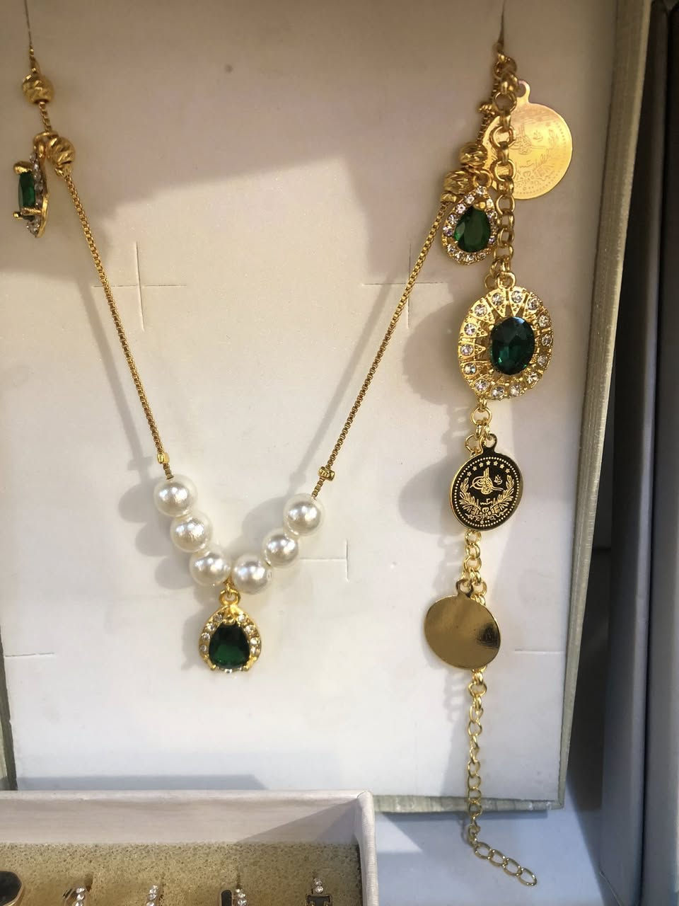 اسعار مناسبه للحجز خاص وتدللون
يوجد توصيل كافة مناطق كركوك فقط توصيل ٣٠٠٠


**إذا كنت صاحب هذا الإعلان وتريد حذفه لأي سبب، رجاءا أرسل رسالة إلى الدعم الفني**