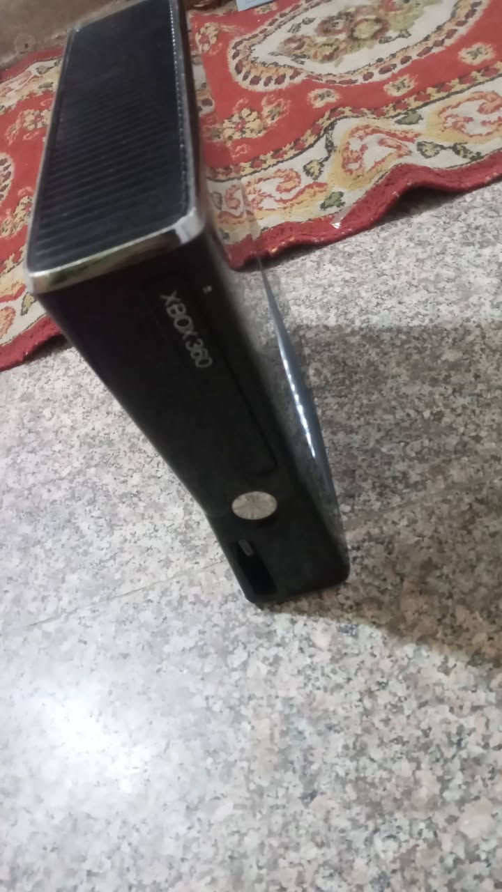 سلام عليكم شباب بلي إكس بوكس سلم مهكر سعر 120 بيه مجال للشراي  بيه العاب حلوه حرب كلشي عدد اللعاب 60 لعبه كلشي مابيه شغال فقط السيدي درايف مايطلع هوة شغال بس مايطلع  فقط اما غير اشياء كله شغال مكاني بغداد الامين ثانية عندي توصيل ثاني يوم يوصلك جهاز بعد شتريد تفحصه يلة تنطي حساب  للمندوب رقمي *********** واتساب مفعل
