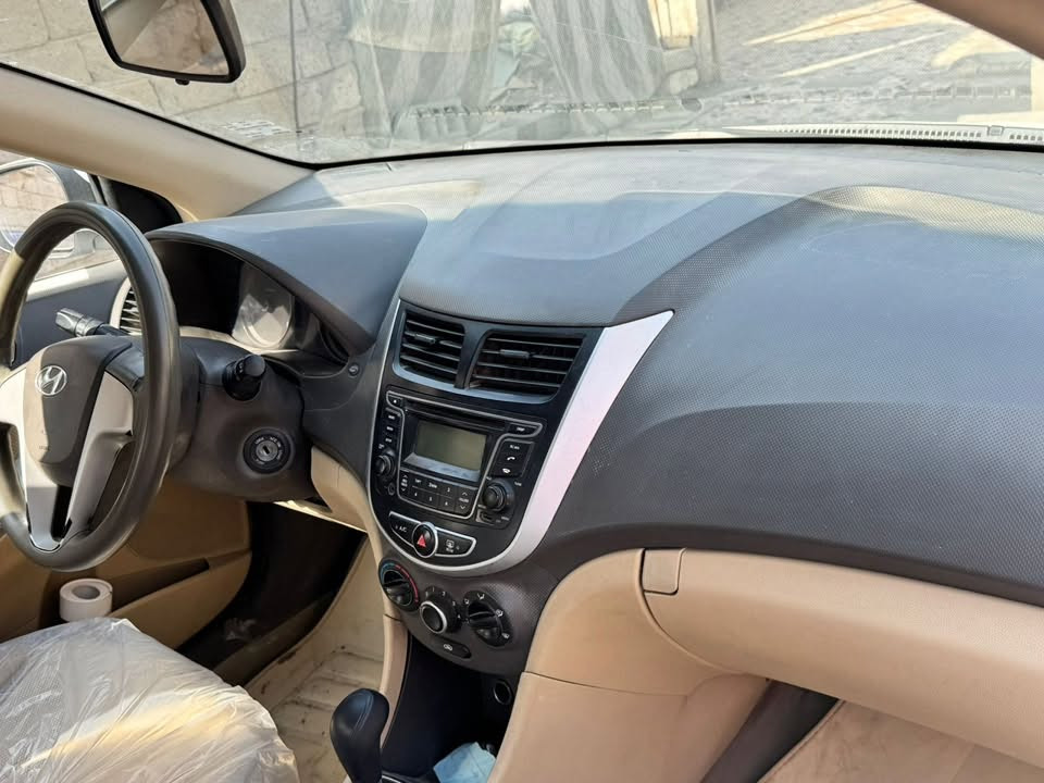 اكسنت 2015 خليجي مضلع باسمنا محرك 1400 رقم بصره كيرها at مو cvt مكينه وكير كامله من كلشي سعرها 75 وبيها مجال للتواصل هذاالرقم ***********/***********
العنوان /البصره
