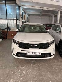 للبيع سورنتو 2023 رقم بغداد فول موصفات ما عده الفتحه  كير موس ماشيه 48...