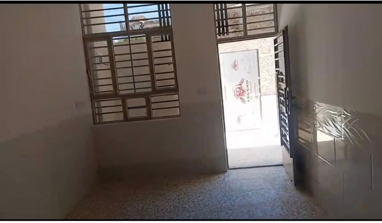 السلام عليكم👋
بيت🏠 للبيع (100)متر Ⓜ️
بناء حديث (2026)محد ساكن بي😎
يحتوي على سقف ثلاثة مترات ونص🛖
العنوان:بغداد🇮🇶الحسينية او حي الزهور!💐
خامس بيت عن الشارع خدمات مسقط🏘️
مقابيل المدرسة الإيرانية السعر 68 مليون💸
وبي مجال للاستفسار يرجى مراسلة هذه الرقم⬇️ 
(***********) او مراسلة صفحة الفيس✍️.
