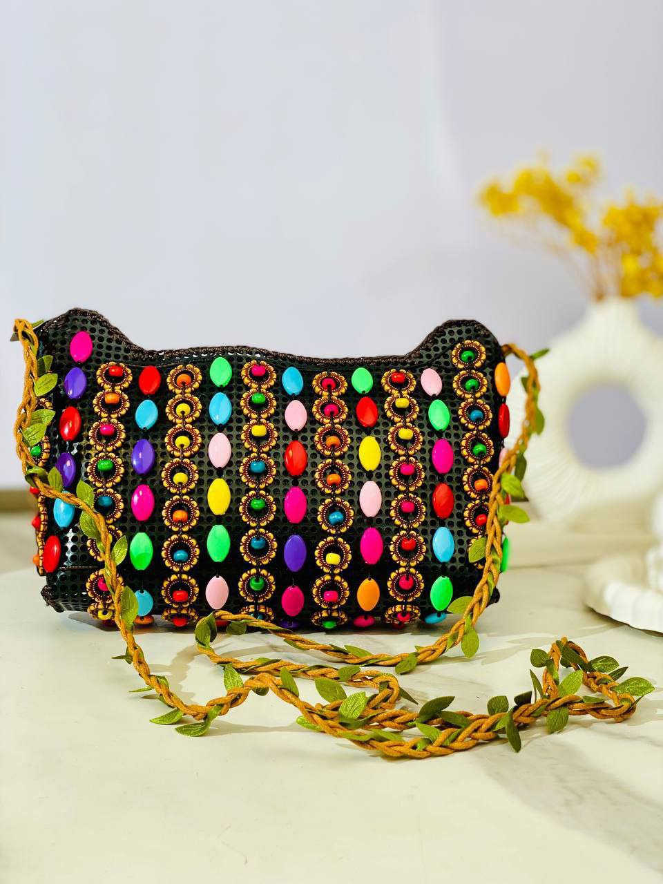 الجودة عنواننا 🇮🇶✌️
أفخم الحقائب النسائية 👜 

حقيبة هندية 🇮🇳 صناعة يدوية قشرة جوز الهند مطرزة بخرز المحار للنساء أنيقة بنمط خيط للكتف سحاب واحد 👜 كوالتي عالي جدآ ♥️
السعر  16  الاف 
🚘 يوجد خدمة توصيل لجميع محافظات العراق ٤ الاف 🚘


**إذا كنت صاحب هذا الإعلان وتريد حذفه لأي سبب، رجاءا أرسل رسالة إلى الدعم الفني**