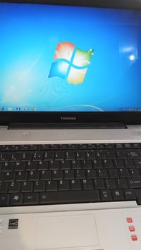 لابتوب • اصلي • ما مفتوح