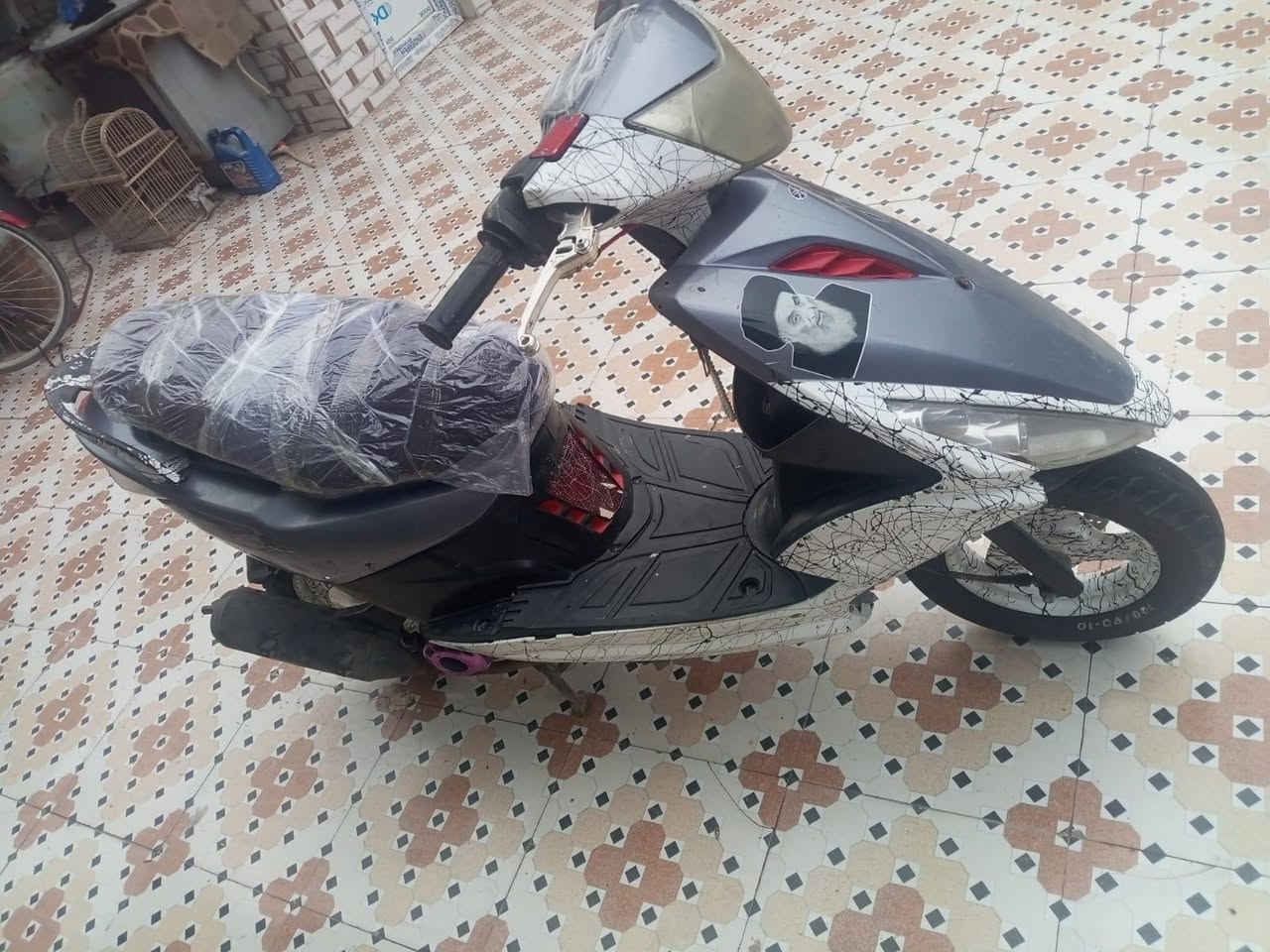 سلام عليكم  درجه للبيع ماكس مضلع نصيف مكينية خير من الله مكفوله لا تنقص لا تبخير  كابريتر  قفاز درجه حلو كهربائية شغاله  السعر 375 وبيه مجال الشراري مكان بابل القاسم وهذ رقمي ***********
