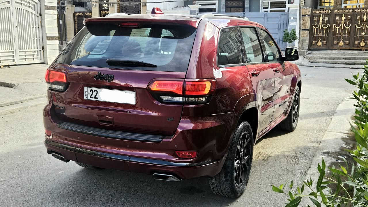 السلام عليكم
جيب موديل 2022 فئة S الرياضي 

خليجي وكالة ماشية 39 الف السيارة بحالة الوكالة وجديده مكفولة من الصبغ والدبل كوت والتبديل و الفتح بيها بارد فقط 
بدون اي نقص والسنوية باسمي تحويل او وكالة نفس اليوم 

*مواصفات فووول للاخير ام الرادار حته اتوبارك بيها أفقي وعامودي وداخل السيارة جلد مشمشي بلادي 
السعر 368 $ 
مكان السيارة بغداد
استفسار
***********
