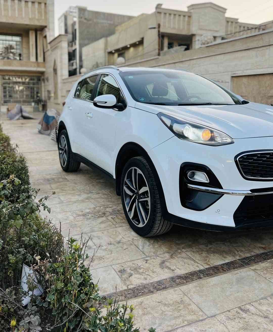 السلام عليكم 😎🔥 بيع فقط 
كيا سبورتج 2020 خليجي 
رقم بغداد سنويه ب اسمي تحويل مباشر ب اسم المشتري 
كفاله من الصبغ كير محرك تبريد كفاله صدر جيد 
عداد المسافه 85 الف 
المواصفات 🔰
سويج شخاطه 
محرك 2000 دوش 
حساسات امامي خلفي 
تحكمات ستيرن
شاشه تاب 
درايف مود  اوضاع قياده / نورمل / ايكو / سبورت 
تبريد قطعتين 
كشنات بيجي مخمل وجلد 
وبعد بيها مواصفات 

السعر المطلوب 183 وبيها مجال وبالعافيه ع الياخذها 

📍عنواني /بغداد الكاظميه 

***********
   ‭
0787 233 6394‬
