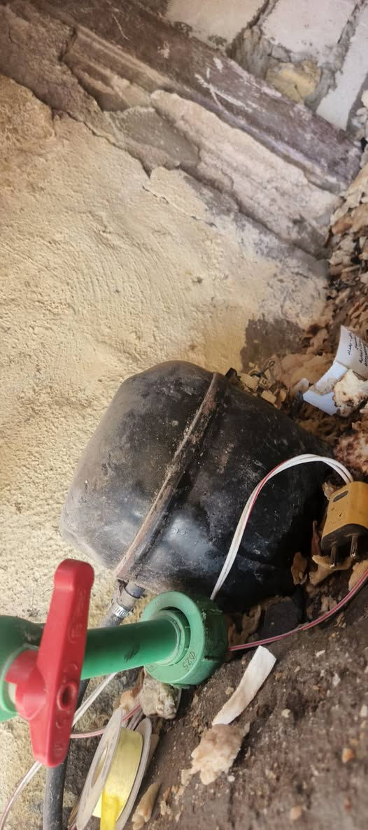 بطل نفط نضيف كلش كامل التأسيس كبل ينشد.
وبريمزات نفط ثقيل عدد ٢
ممات 2 
ماطور هواء...
سعر كلش مناسب تواصل خاص او الاتصال عل رقمي .
***********
