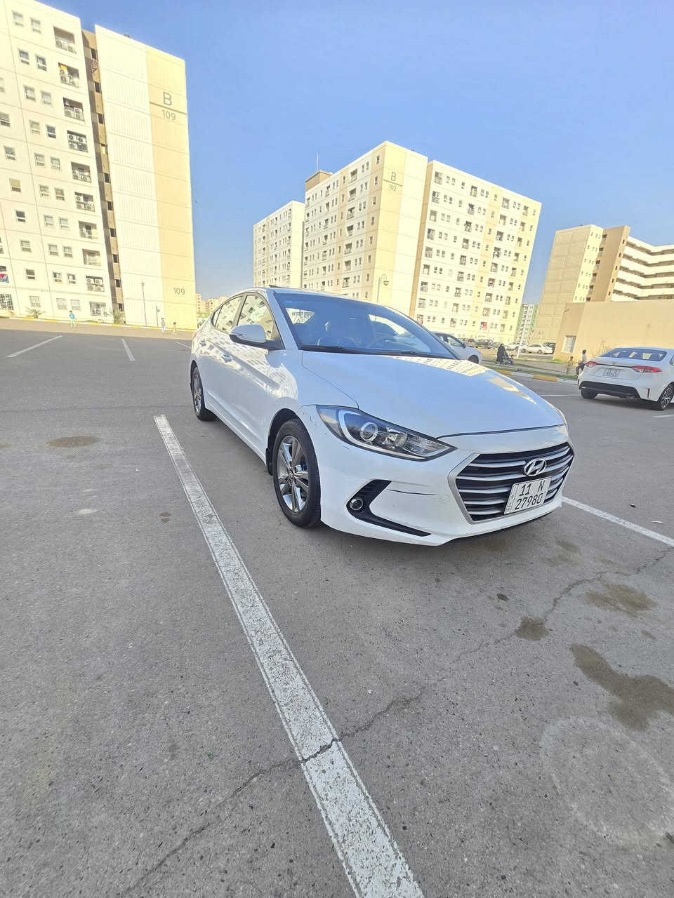 اللهم صل على محمد وآل محمد
رمضان كريم 
النترا خليييجي مكفوله حتى الدعاميات 
2016شكل 17
فول مواصفات عدى البصمه 
فتحه
شاشه كامره 
حساسات خلفيه 
مري قلاب 
اشارة بالمري 
ثلاث وضعيات قياده
مكينه ٢٠٠٠دوش مكفوله 
كير At المرغوب
مدوشمه ارضيه وكشنات جلد 
تخم تاير جديد 
صدر أمامي خلفي جديد 
اي نقص ما بيها شرط الفحص سونار مرفق 
السعر 140وبيها مجال بسيط 
عنوان بغداد بسماية 
***********
