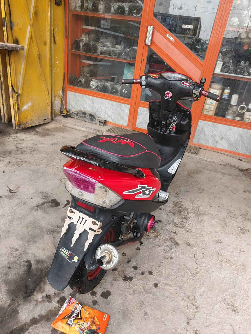 ماكس عدله للبيع
دراجه كلش حلوه و نضيفه بوشه 55 كلج خلفي رياضي شركه MF يدات سكليتر رياضي دبل خلفي رياضي يدات بريك خلفي و امامي رياضي كهربائيات كلها شغاله لايت بك لايت اشاير عينه سكن كله شغال سلف هندر كله نكره مكينه ناعمه و تخبل الدراجه تنطيك نهضه و معدل صلوات على محمد تشك الكاع زوج تايرات جددد 
السعر 650 
مكاني البصره المشراق الجديد
***********
