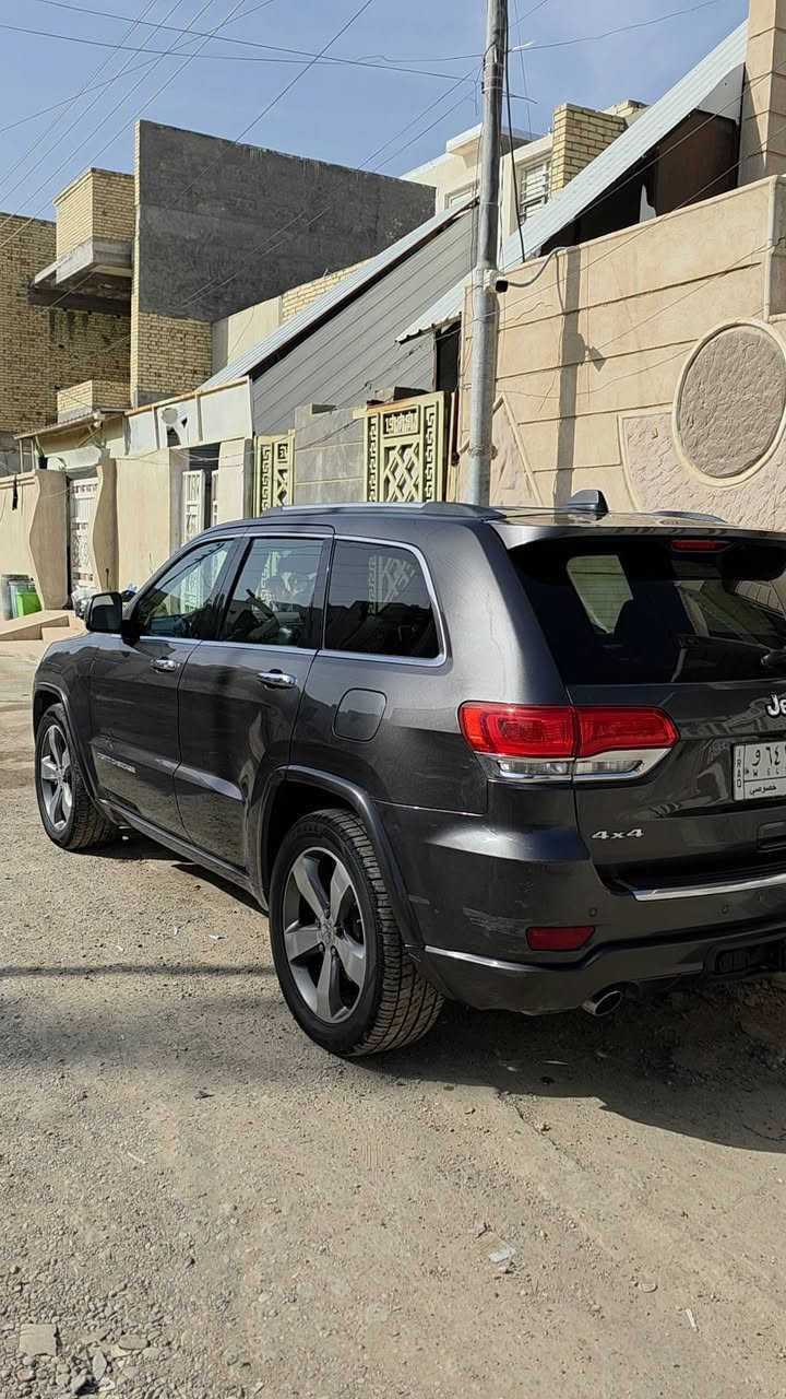 جيب  لاريدو 2015 اوفر لاند
رقم بغداد لون فيلي فول مواصفات 
 الضرر البنيد فقط مصبوغ جاملغ أيسر مبدل بلادي نفس اللون السونار مرفق
مكينه جديده صدر جديد طقم تاير جديد
باقي التفاصيل على الرقم ***********
