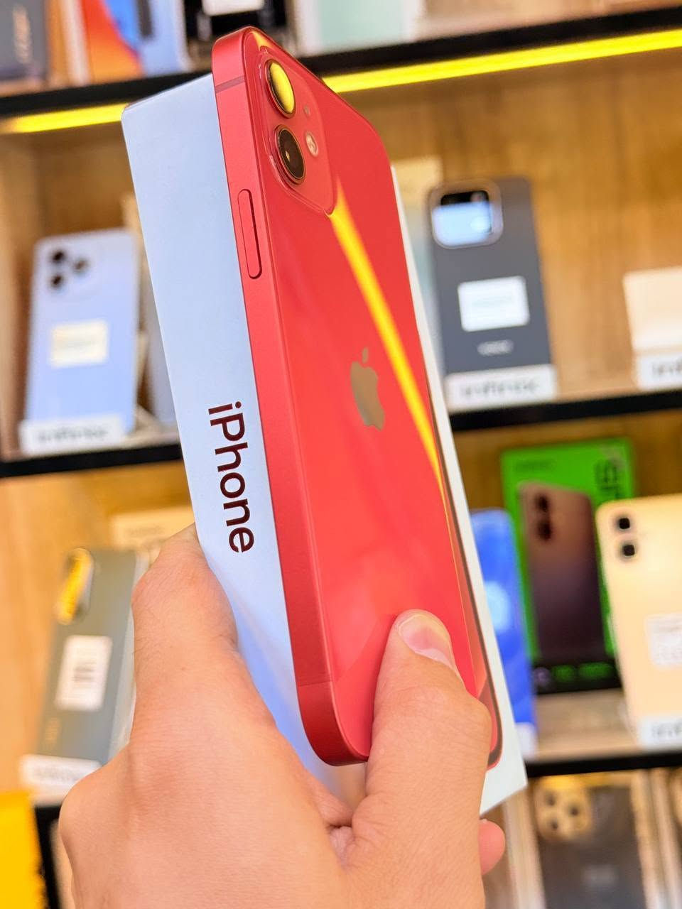 أيفون 12 ذاكره 128  بطاريه 86لون مميز ممبدل بي شي مع ضمان5ايام نضافه 100‎%‎ كامل ملحقاته  وتر بروف عل حاسبه كله نورمل
⭕️متوفر اقصاد رافدين منصه⭕️ 
 مكاني بغداد البياع شارع 13 مركز الريس للموبايل
السعر 350الف  
***********
