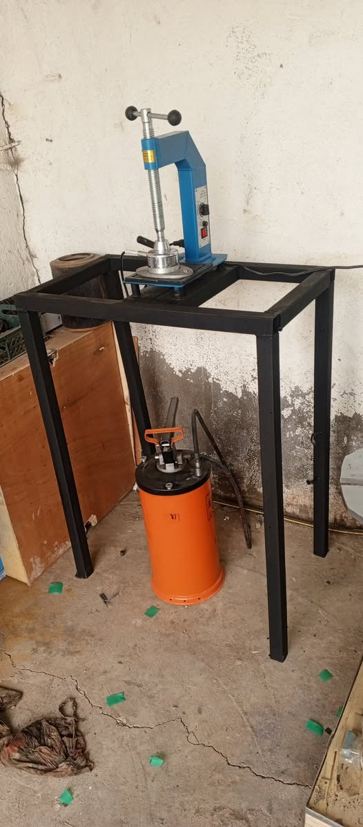 محل بنجرجي كامل لبيع مكان بغداد غراض مامستخده كله جديد  بسعر مناسب واتساب ***********
