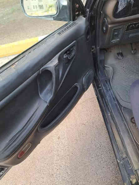 السلام عليكم برنس دايو للبيع رقم بغداد باسمي موديل 95 السياره مصبوغة عام للجماليه  مكفول كير عادي 
السعر 32وبيهه مجال
للاستفسار ***********
