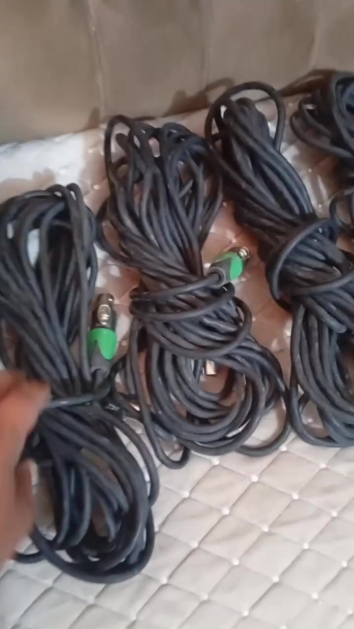 سلام عليكم اغراض للبيع لحجز والاستفسار رقم الهاتف ***********
