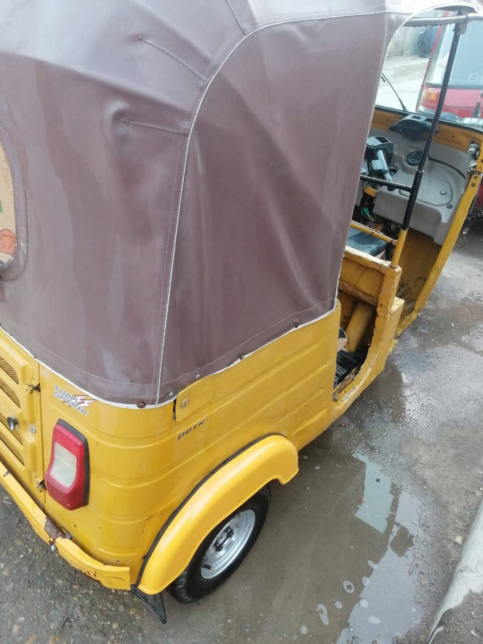 اوراق بدل ضايع باركود

بيها صبغ ومعجون 

محرك مفتوح 

سعر 3700 وبيها مجال الطيبين 

ملاحظه ماتفيد البياع شراي تفيد جناي فقط

عنوان العماره حي الحسين جديد 

رقم هاتف *********** وات ساب موجود
