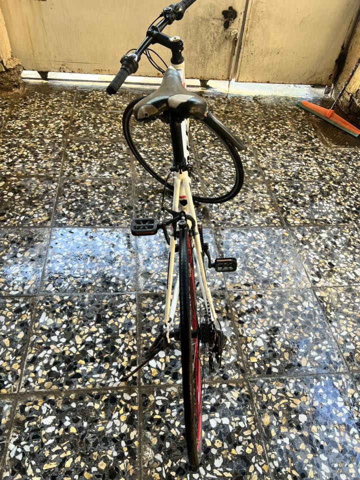 السلام عليكم ATX980 ( بايسكل سباق) كامل *********** سعرة 100 وبي مجال
