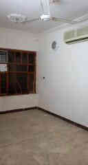 دار للايجار  مستقل طابق ارضي  نظيف ومصبوغ بالكامل 
محتواه غرفتين مع صالة ومع كليدور مع مناور ثنين ومطبخ وحمام كبير مع تواليت مساحة 120 متر 
منطقة الاعظمية بداية الكم قرب مسجد جلال 
الايجار ب800 الف مع تأمين شهر بدون عمولة 
على الراغبين للاتصال بهذا الرقم ***********
