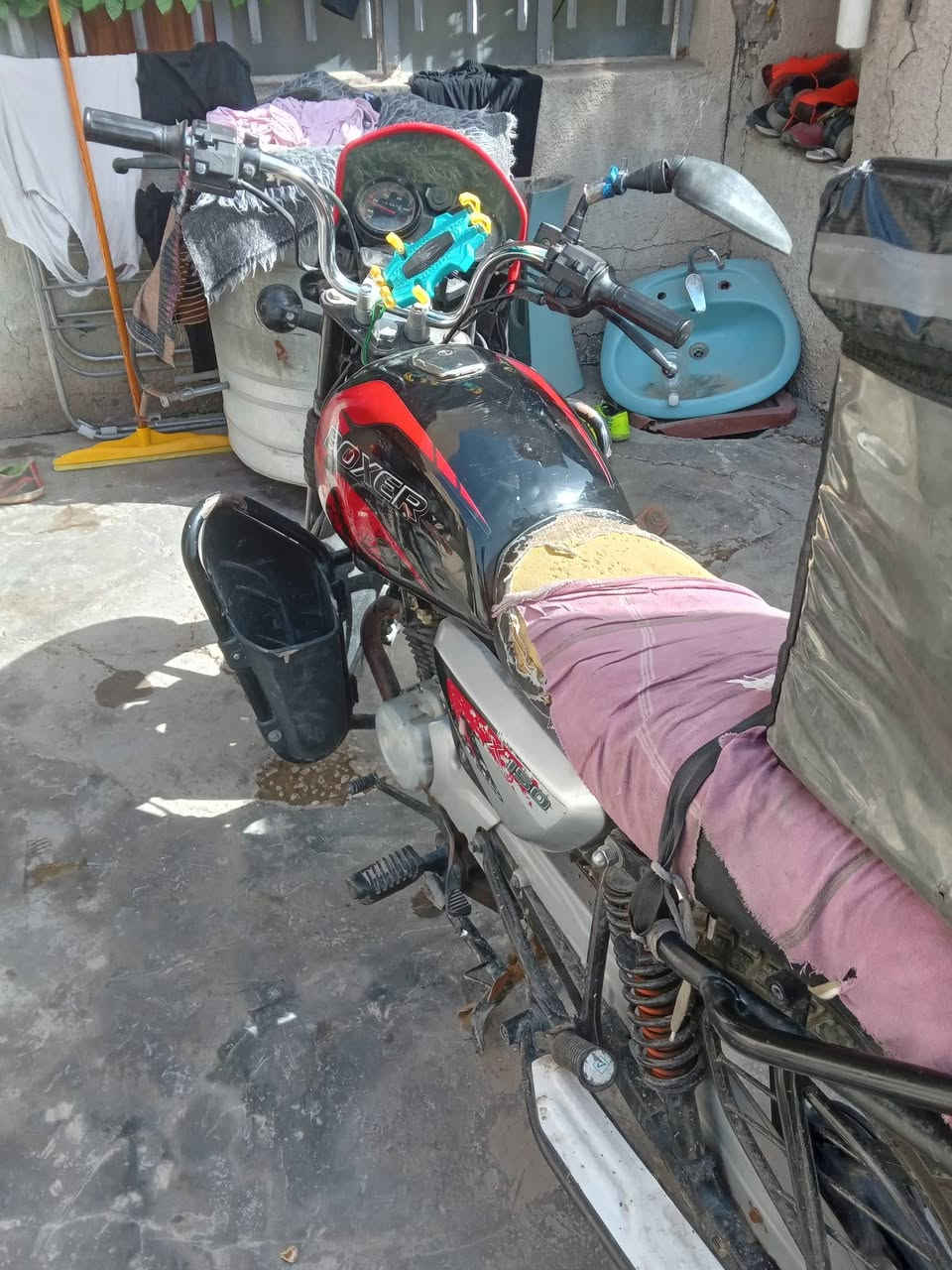 سلام عليكم حبايب دراجه بوكسر مديل و21نازله بل 22رداجه نضيفه بيها  خير من الله السعر مناسب  جدأ والله مستعجل عل بيعه مكاني بغداد  دراجه رقم ونسويه  ***********
