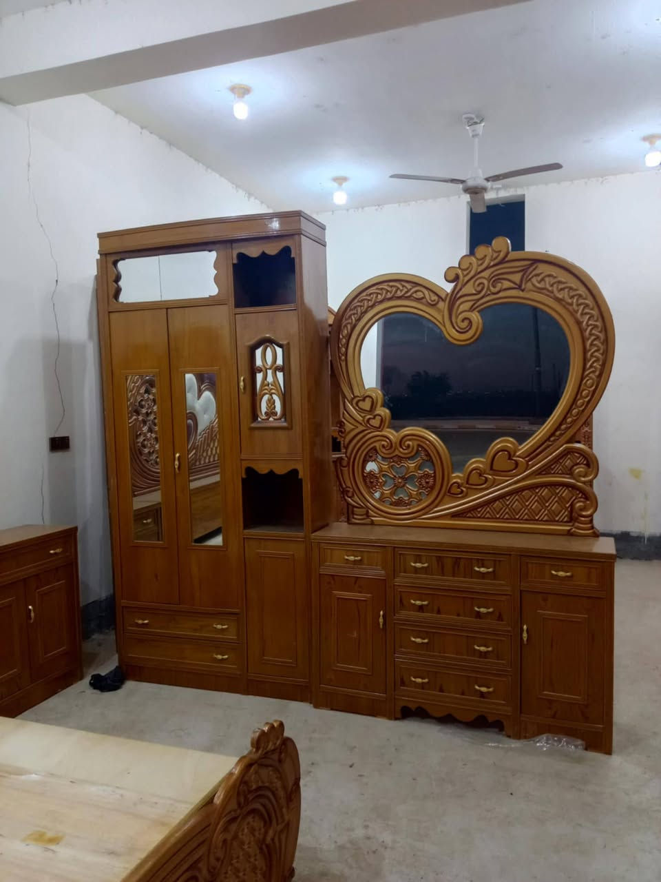 السلام عليكم اخوان توجد غرفه توج حطاطه شرط نضافه فول السعر مليون 100وبيه مجال الاستفسار عن الرقم ***********العنوان الرمانه البوعبيد الحويجة
