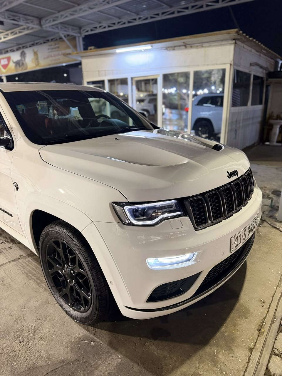 جيـب كرانـد شيروكـي S ام الرادار - 2022 
( خليجـي وكالة هـارلم بعدهـا بضمـان الشركة )
- ممشـى : 29 الف حقيقي 
( مغلفـة PPF امريكـي ضمان 10 سنوات ) 
مكفولـة كفالة عامة ( كفالة من الصبغ و البارد و الـ PDR و التبديل و الفتـح الشخـط و الرصعة ) السـونار مرفق مع الصور
( تخم تايـر كومهـو اصلي انتـاج 2026 قبل يومين شادة ) 
- بانورامـا . رادار امامي . رادار خلفي . رادار جانبي . قيادة اليه . كراسي تدفئة وتبـريد امامي وخلفـي . سترين هيتر . ستيرن كهرباء . جنطة كهرباء . كراسي كهربـاء . 
- السعـر : 418 ورقة بيهال مجال بسيط 
عنوان : بغداد . الكـاظمية 
هاتف : *********** علـي اياد
