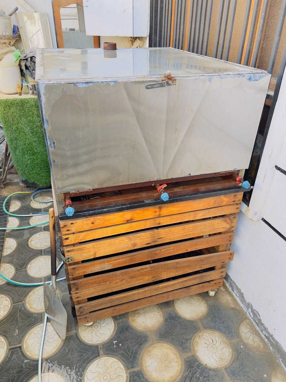 فرن لحم بعجينه للبيع السعر 350الاستفسار خاص لو على الرقم ***********
