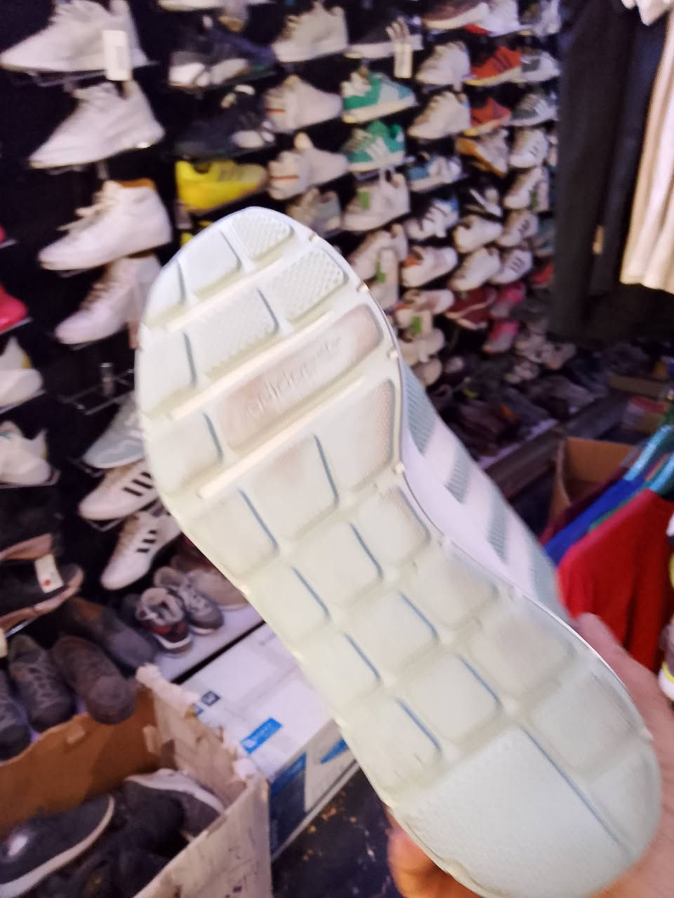 ADIDAS 
SWIFT RUN X
saiz..42.2/3
27cm.ORIGINAL
اندنوسي
للحجز والاستفسار راسلنا واتس اب وماسنجر عله الرقم الموجود ***********ابو ايمن
توجد خدمة توصيل كل المحافظات
