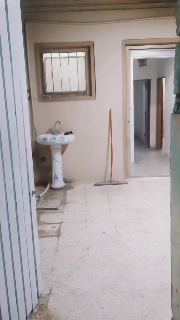 📣اعلان ٦٦٧📣

#شقة_للبيع صندوقية طابق ارضي
. 
📍الموصل/شقق الخضراء قرب المشروع
🏛مساحة 123م
. 
تحتوي الشقة: 

طابق الاول( مدخل+تواليت+هول +بناء ضافي غرفة نوم ومطبخ حار وبارد) 

طابق الثاني (حمام+غرفتين نوم+طارمة) 
. 
نظافة جيدة جدا (كاشي كامل) 
. 

📑سند طابو ملك صرف 2026

⭕للاستفسار عن السعر مراسلة الصفحة
....///...////..///...///...///...///....
🌹👇🏻او  الاتصال عالارقام ادناه👇🏻🌹
       ***********... واتساب+📞
       ***********... 📞
