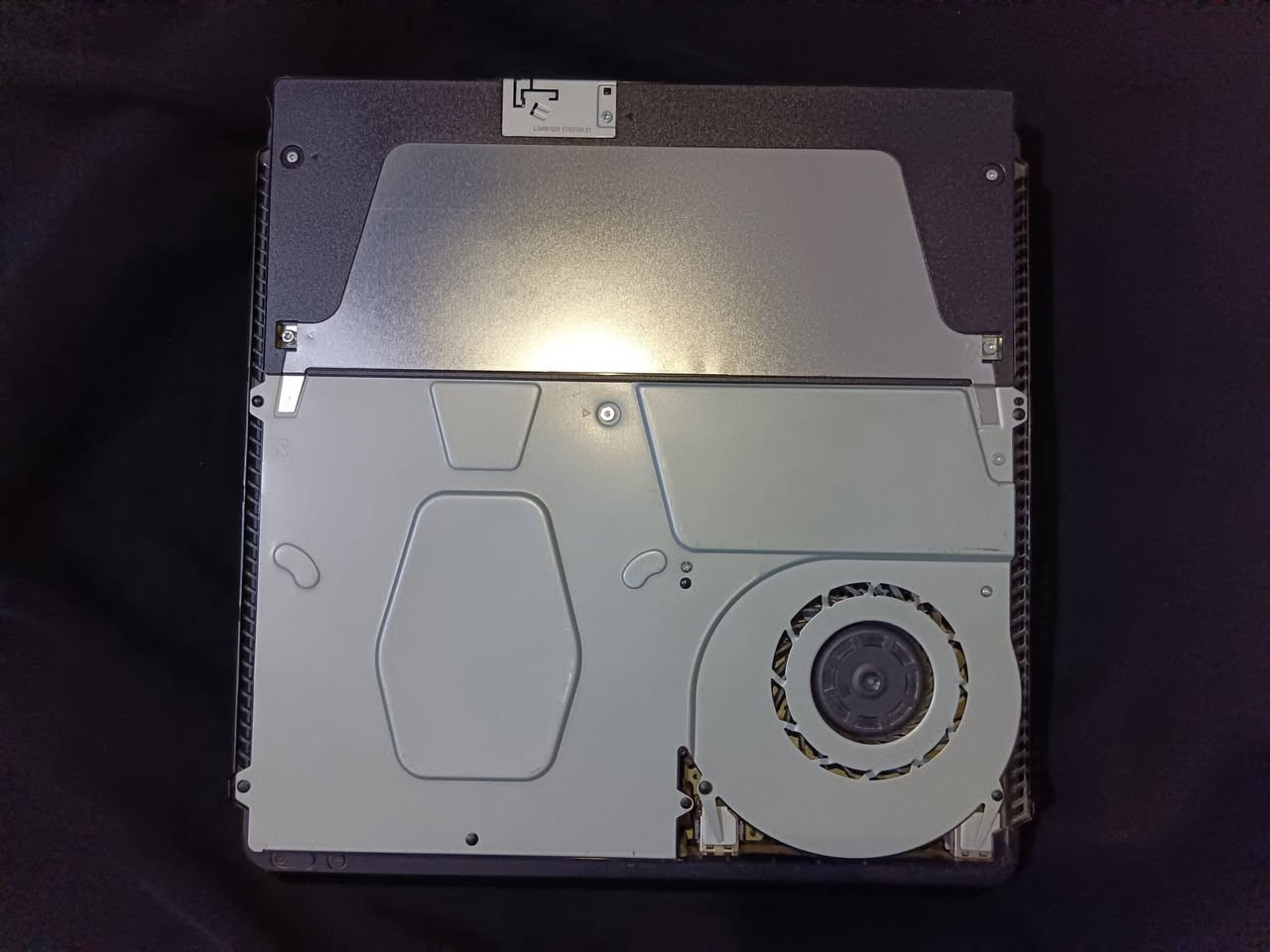 بلي فور سلم أونلاين  ما مفتوح 
الجهاز نظيف 
 كامل الملحقات اصليات

جوستك 2 اصليات مو تجاري 
 
ومنزل بي بيس 
 ويا قرص فيفا 21
 
سعر 225 
مكاني كربلاء 
***********
