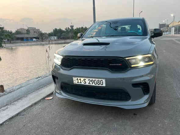 السلام عليكم للبيع دورنكو موديل 2022 لون إسمنتي اصل السياره GT فول  ماعدا الفتحه السياره بيهه فقط البنيد تبديل + صبغ وشويه صبغ في الجاملغ والسياره جديده بمعنى الكلمه وسوناره بيهه وين ماتريد تفحص بكيفك داخل فيروزي السعر 300 $ وبيهه مجال بسيط مكان السياره بغداد اي استفسار اتصل على الرقم الآتي ***********
