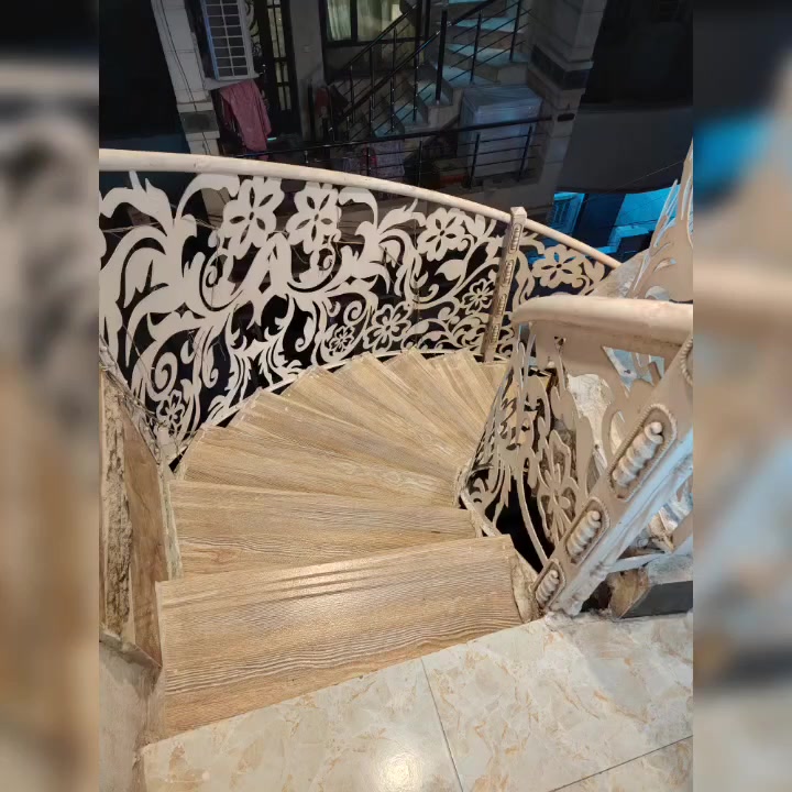 شقه للبيع الاعظميه راغبه خاتون شارع مسجد جلال طابق ثاني معزوله الوحده بالطابق مساحتها ٩٠ متر مربع تحتوي على غرفتين نوم وصاله وخدمات ومطبخ للجادين الاتصال بالرقم ***********
