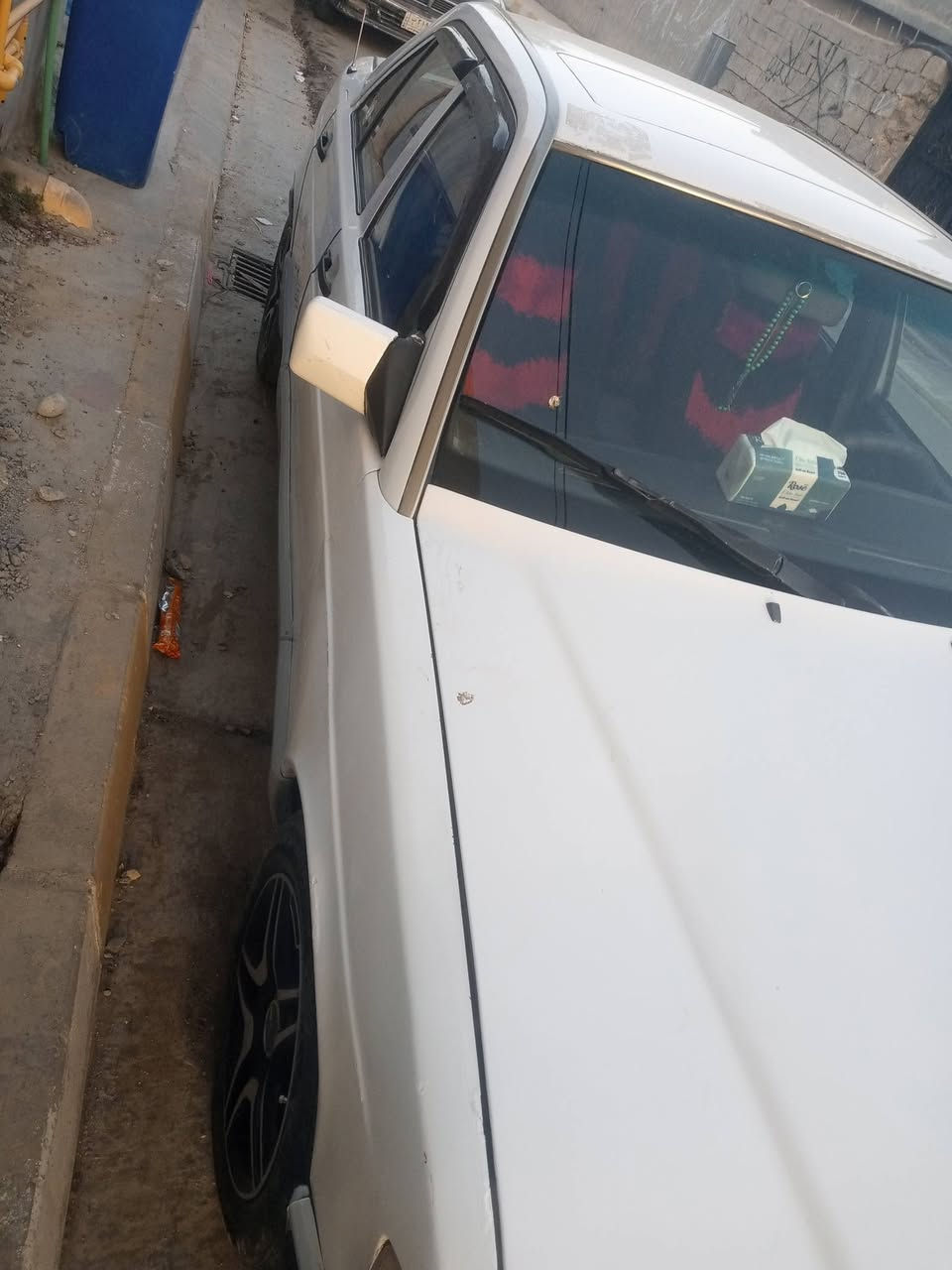 السلام عليكم للبيع
مارسدس  190 موديل 91 هزة جديدة رقم اربيل  تحول مباشر سنويه لل30 جديده رقم دولي تخم تاير جديد مكينه وكير ونجي لا صرف ولا بخار نضاف صدر جديد باتري جديد كهربائية كلها شغاله من دعاميه لدعاميه شغال سنتر لك شغال
 ويل رياضي  مال جناي 
سعر 53 وبيها مجال مكاني ديالى جلولاء رقم ‏‪***********
