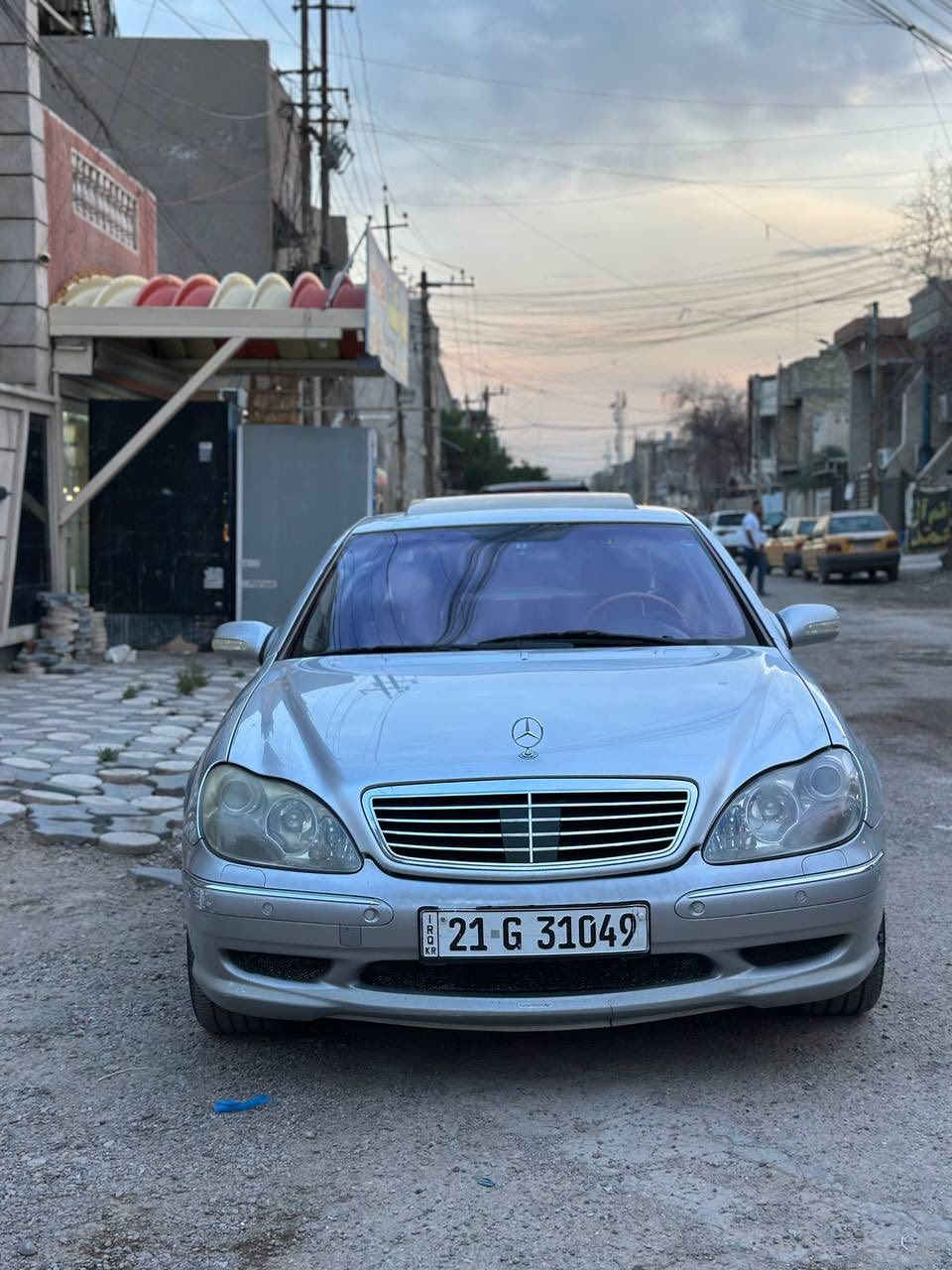 السلام عليكم للبيع 
مارسيدس S55 AMG اصل سرعتها 320 موديل 2000 من النوادر كفالة عامة عدا باب خلف الصدر صبغ اثر شخط فول الفول ميحتاج اذكر شنو بالك مواصفات بيها الصور تحجي مقاعد خلفية منفصل Vip ماشية 216 الف كم مملعوب بيها وضع شركة سبير منازل السعر 155 ورقة رقم سليمانية شرط التحويل للاستفسار ***********
