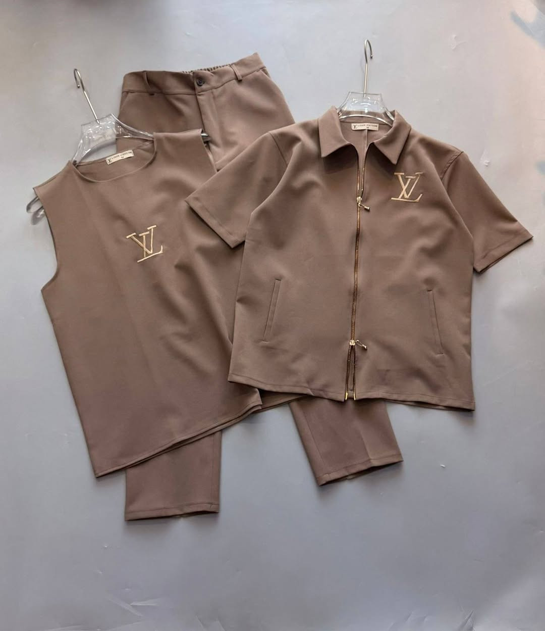 سوت ٣ قطع 

كيمونه وقميص وبنطرون 

سيري ٤ قطع
M L xl xxl
سعر درزن ٣٦٦الف


**إذا كنت صاحب هذا الإعلان وتريد حذفه لأي سبب، رجاءا أرسل رسالة إلى الدعم الفني**