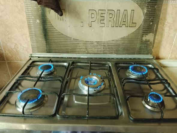 طباخ خمس عيون 
شغال مابي عيب 
250 الف وبي مجال 
*********** 
حي السماح
