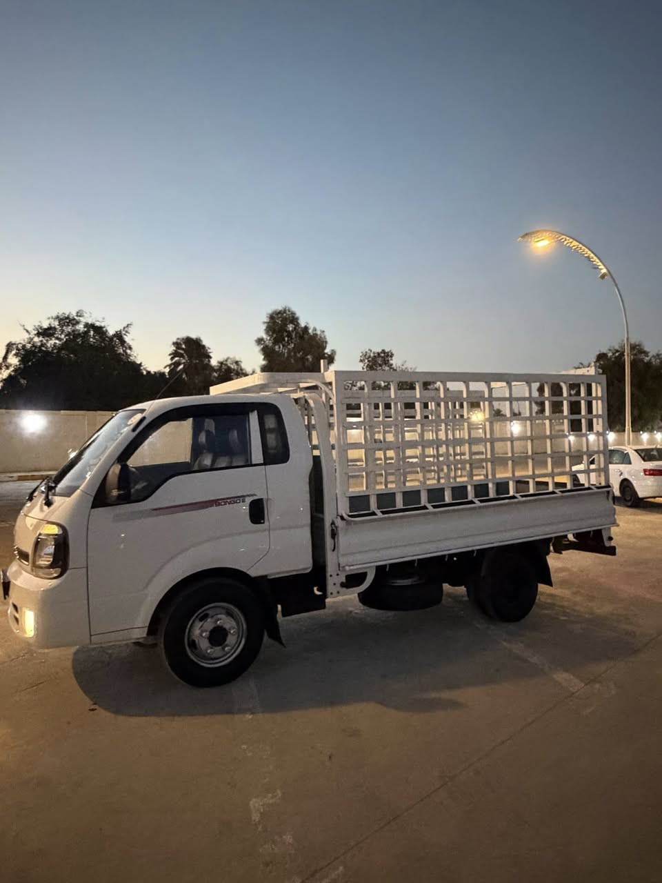 السلام عليكم
كيا فحل مسكر 2022✅
كفاله عامه 
ماشيه 16 الف 
سياره بعدها جديده وخير من الله 
***********للاستفسار 
مكان السيارة بغداد الكاظميه
