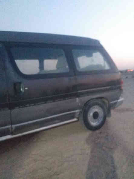 السلام عليكم سياره للبيع فاره موديل ٩٦المكان البصره خور الزبير السعر ٢٣و بيه لرقم  ***********
