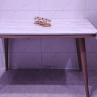 ميز طعام • مرمر وحديد • بدون كراسي
