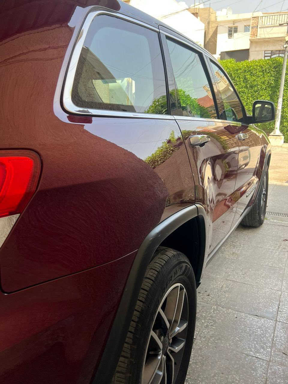 جيب 2019 لمتدد 
بدون حادث كلين مكفوله من الصبغ بدون صبغ 

ويل 20 
صندوق كهرباء
شاشة كار بلي كبيرة 
كشنات جلد 
منظومة زينون 
كشن كهرباء  السايق والجانب 
تبريد قطعتين 
نظام اطفاء ذاتي 
حساسات 
4*4 

سستم صوت 
مانع انزلاق 
تشغيل عن بعد 
انارة داخلية led 
كامرة دوارة 
نظام gps

نظام sport 
فول تحكم ستيرن 
ناقل حركة 8 سرعات 
فور ويل 
ماوس 4 وضعيات
حساس مطر 
رادار جانبي 
تسخين مري جانبي
السعر 237
***********
