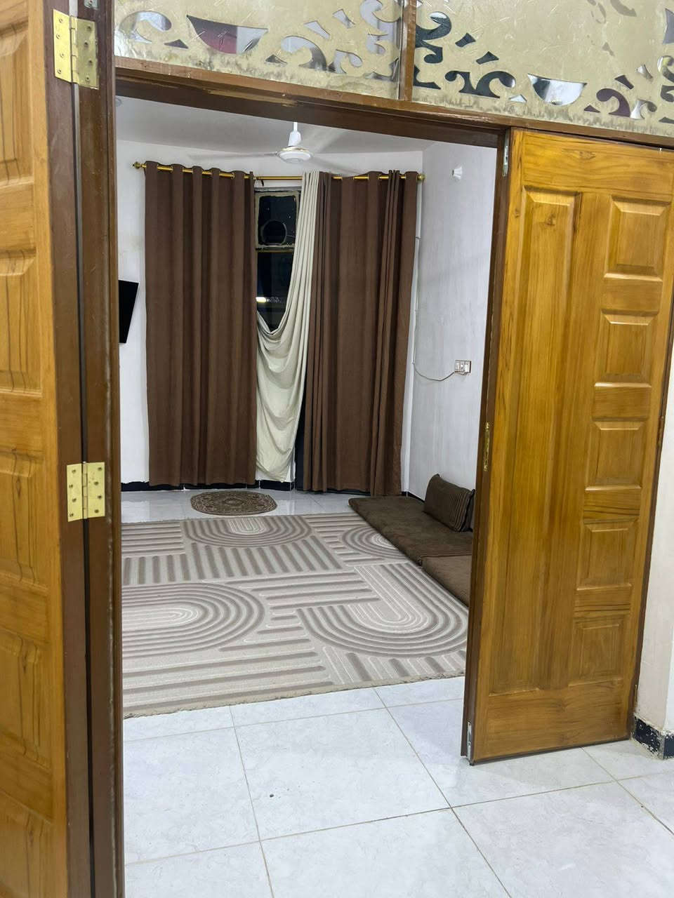 🏡 فرصة مميزة للبيع – دار سكنية حديثة 🏡

📍 الموقع: وردية سيف سعد – شارع 30
📏 المساحة: 100 متر مربع
📜 السند: طابو زراعي (سند 25)
👤 العقار باسم الشخص مباشرة

✨ مميزات العقار:
✅ بناء حديث
✅ موقع سكني هادئ ومخدوم
✅ قريب من الشارع الرئيسي والخدمات
✅ مناسب للسكن العائلي والاستثمار

🏢 للاستفسار والتواصل:
مكتب القيسي للاستثمار العقاري

📲  حيدر القيسي: ***********
📲  ثائر القيسي: ***********

✨ اغتنم فرصة امتلاك دار حديثة بموقع مميز وسعر مناسب.
