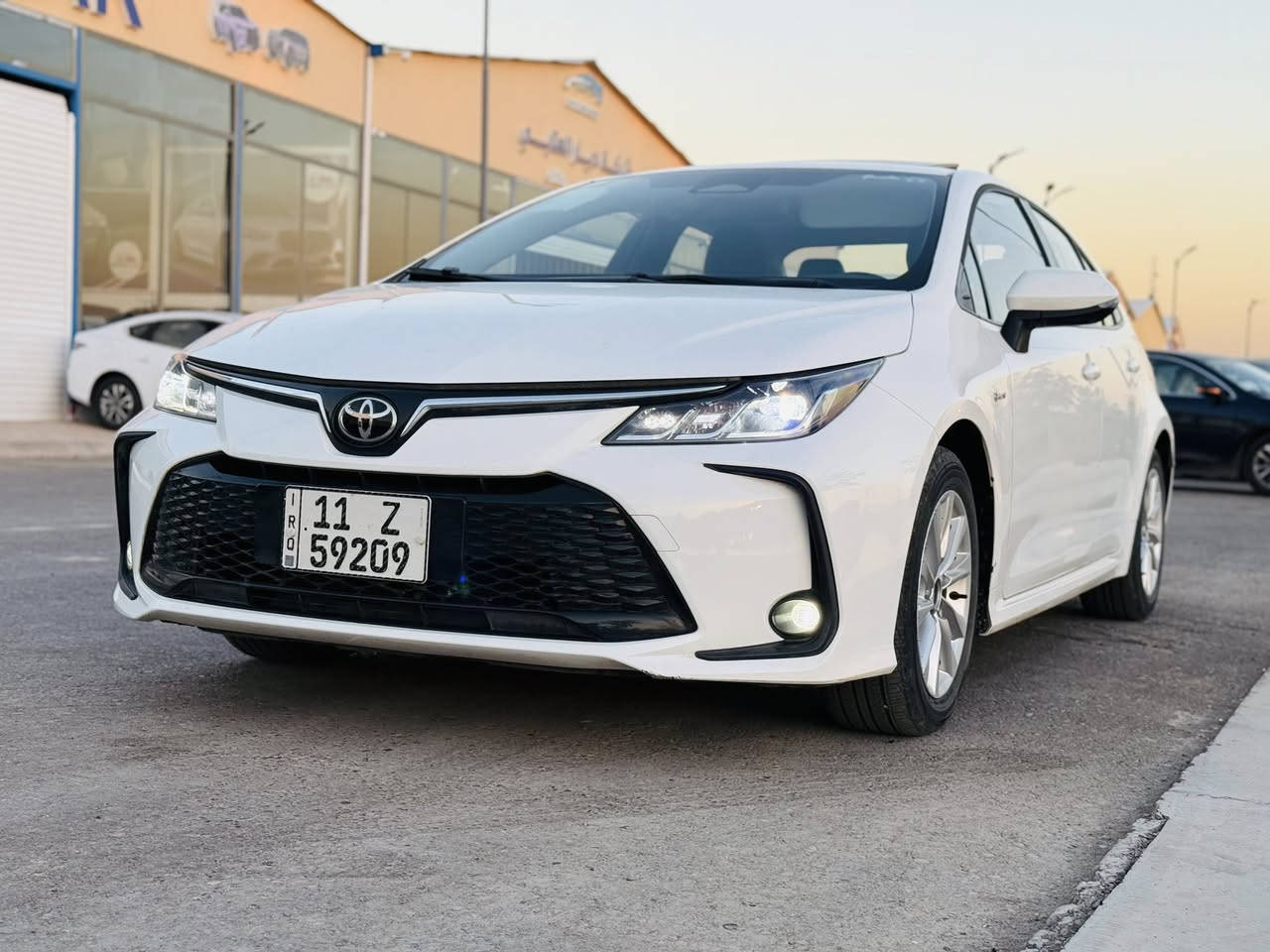 السلام عليكم
كورلا هايبرد 2025 للبيع

فول مواصفات
سلايت 
كراسي جلد اصلي
رادار + تحديد مسار طريق + قيادة ذاتيه 
بصمة تشغيل + دخول ذكي  يدة الباب
هاندر بريك بصمة + اوتو هولد 
كيجات ديجتل 
تبريد بيانو + كامره خلفيه دوارة + كار بلي 
تبريد قطعتين 
لايت زينون عالي ناصي + بروجكتر لد زينون + لد صباحي زينون+ بكلايت لد 
 حساس اطار + حساس مطر + حساس لايت داينمك عالي ناصي اوتو 
يفو مود + مود درايف + مانع انزلاق 
 تحكم  الستيرن كامل مع كروس سرعه
ويل كب  حجم 16

سياره بيه رصعه اسفل الباب باقيه ع وضعه جدا بسيطه
غراض سياره كلهن بجيس بعدهن ممفتوحات 
مكاني بغداد

‏‭0773 489 8688‬
‏‭0790 316 8635‬
‏‭0787 652 9128‬وتساب
