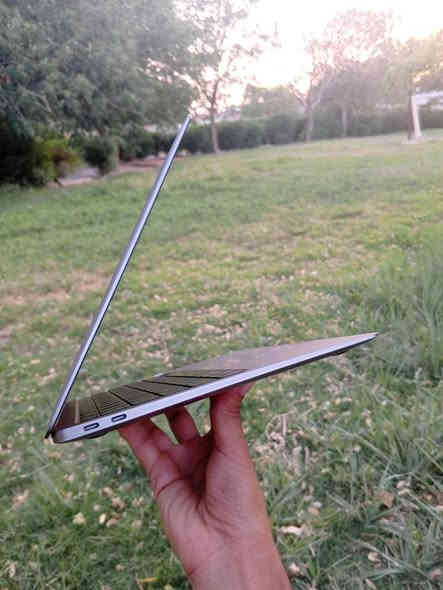 Apple MacBook Air 2020 لابتوب   

🔸المعالج Core i5 اصدار 2020✨
🔸الهارد نسخة 512 SSD GB 🚀
🔸حجم الرام 8 GB
🔸حجم الشاشة 13.3
🔸دقة الشاشة 2560 × 1600 

🔸منفذ الشحن تايب سي Type C 
🔸يحتوي على بصمة أصبع حماية 
🔸الكيبورد ضوئي 

🔸جهاز سوبر سلم راقي ونضيف جدا جسمه بالكامل من المعدن     

🔸البطارية ممتازة وحالتها طبيعية عدد دورات الشحن 416

🔸الجهاز مناسب لجميع الاستخدامات لطلاب الجامعات وأصحاب الدراسات والاساتذة التدريسيين وللمصممين والمهندسين وغيرها...

🔸انطي مع الجهاز وصل ضمان لمدة أسبوع اذا طلع بي اي خلل يرجع

🔸الملحقات
- الشاحنة 

🔸📍العنوان: كربلاء المقدسة حي العسكري الحر 

📞 رقم الهاتف‏  *********** ‏

🔹سعره💵 (650 الف فقط)
وعندي توصيل لكل العراق كربلاء
