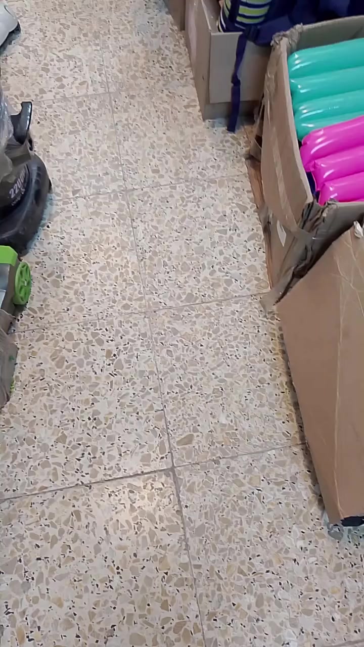 السلام عليكم اخوان كل شيء بالصور متوفر يمنة ***********
