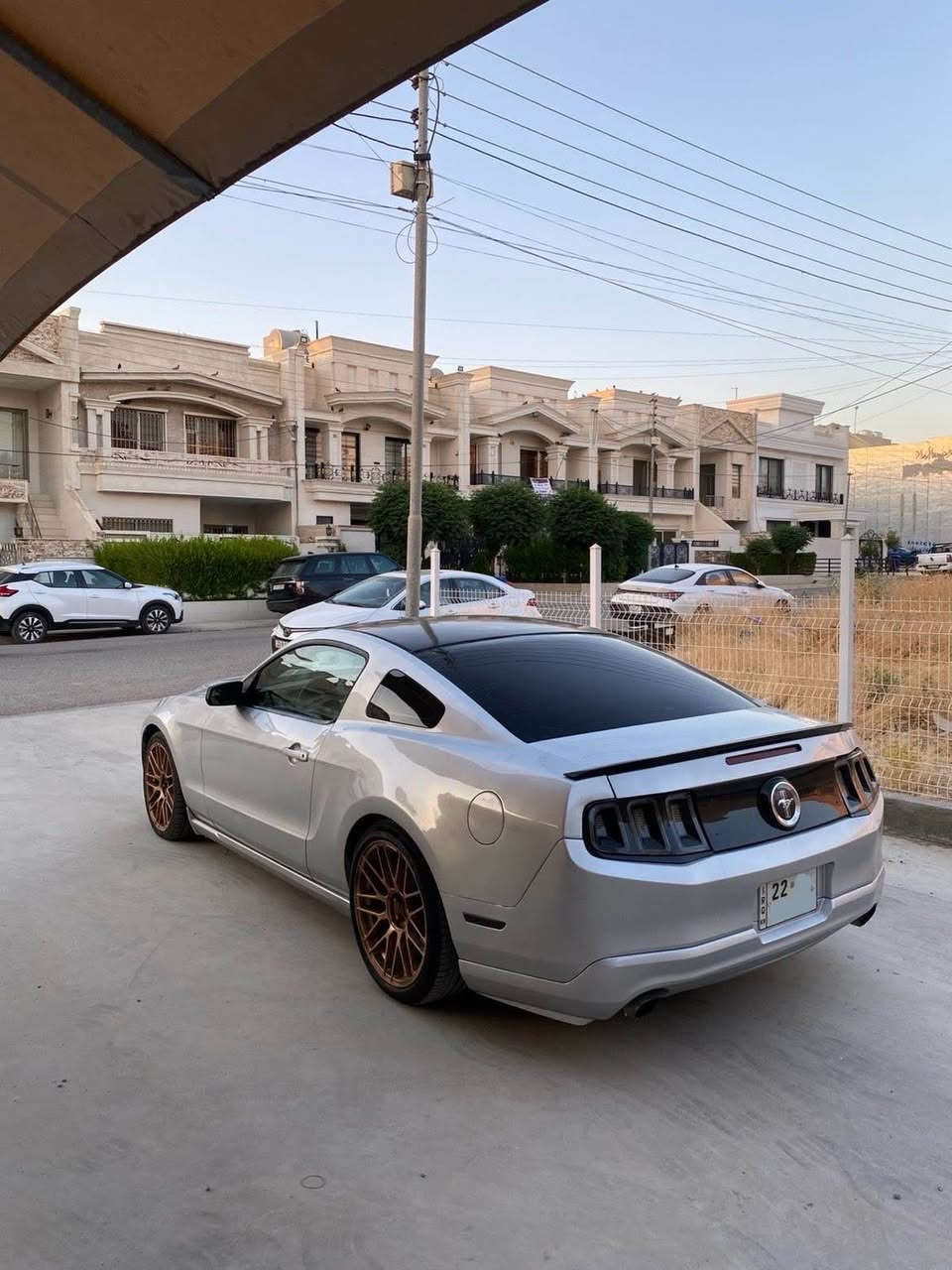 ford muatang 2012 V6                                       بو فروشتن حيزام سبوغة پيش كةپسة سةيارةكة بي مةسروفة گيرو مةچينةو تةبريد تةقةو رةقةو بةناوكردن غةرامة هةمووي بةشةرتة ٢ وةرةقة غرامة لةسةرة شوين هةولير ژ.م *********** أربيل, العراق
